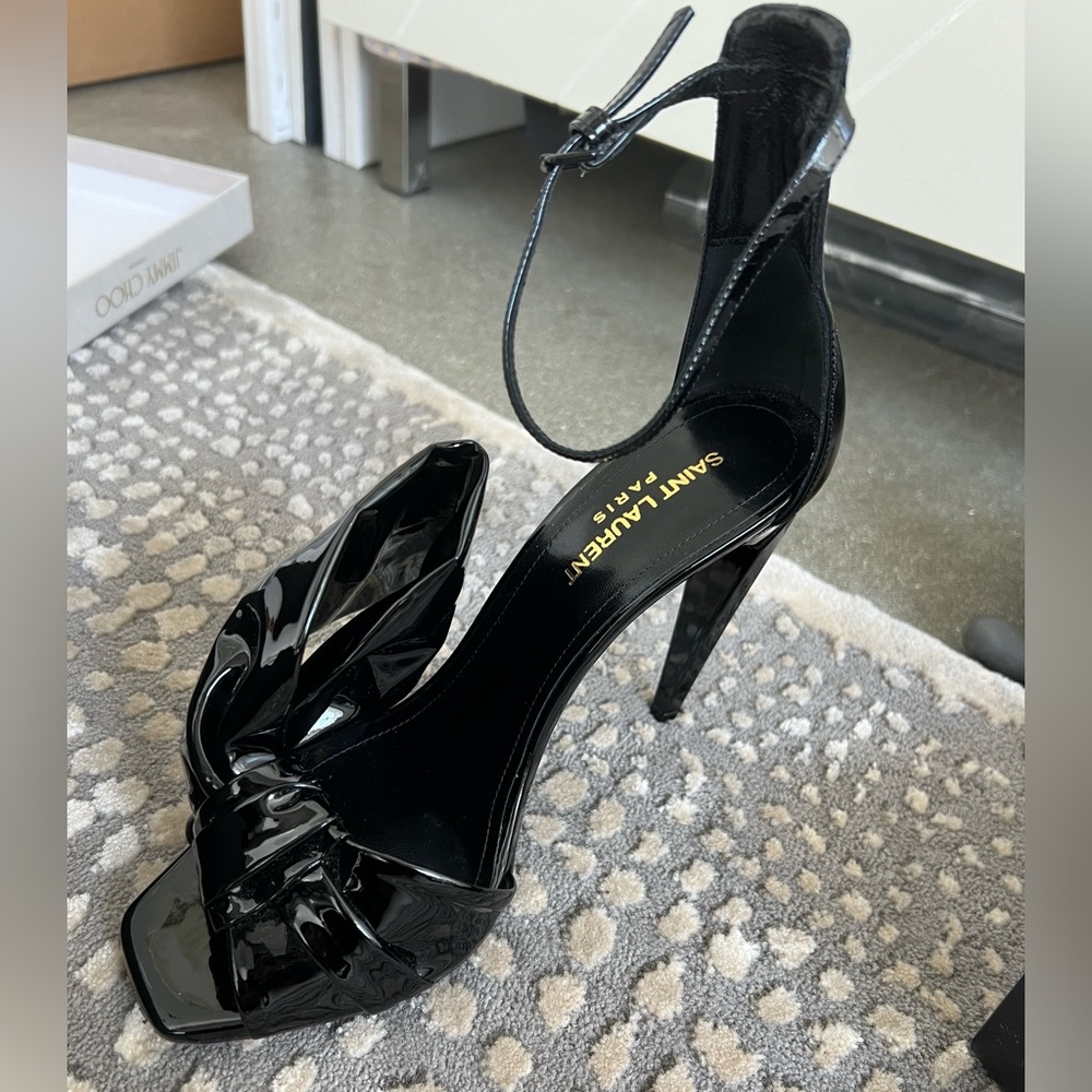 Authentic RARE YSL HEEL with bow detail